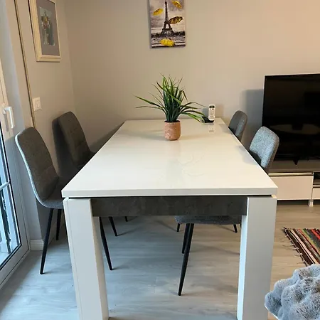 Gallery - Center View * تيرانا