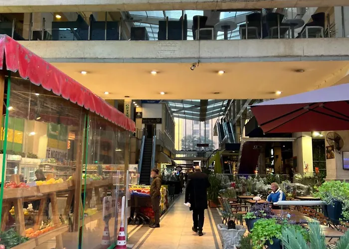 Gallery - Center View * טיראנה