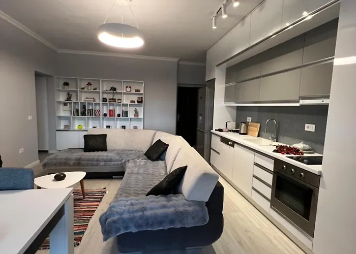 Gallery - Center View דירה